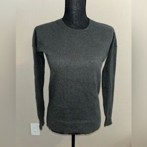 AQUA Cashmere dark green fitted sweater